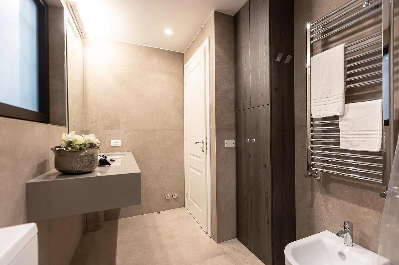 Amazing Via Parigi Apartment Rome