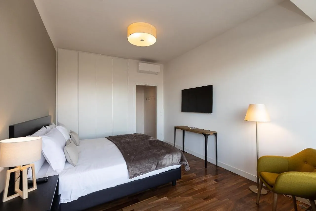 Amazing Via Parigi Apartment Rome