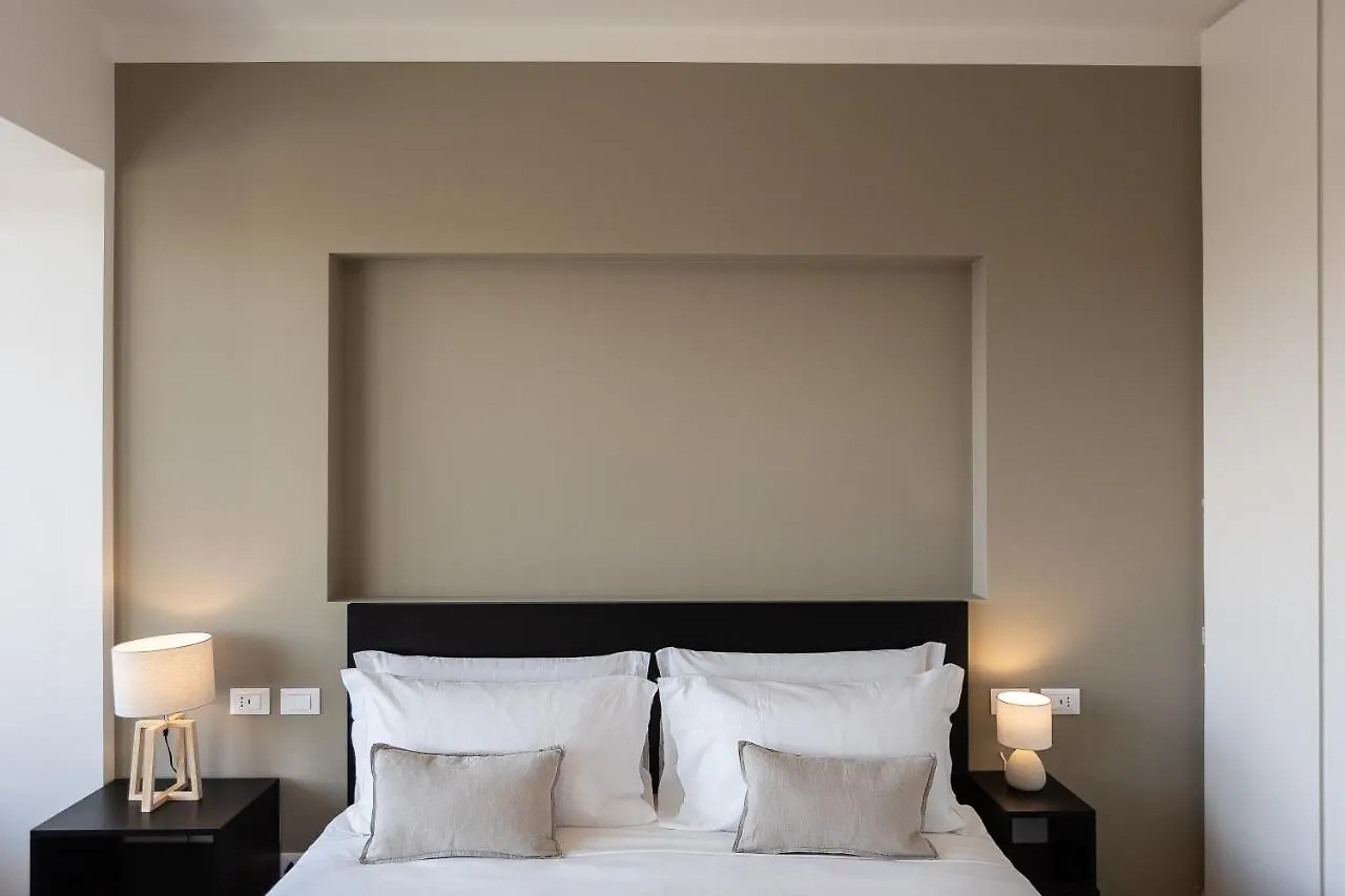 Amazing Via Parigi Apartment Rome