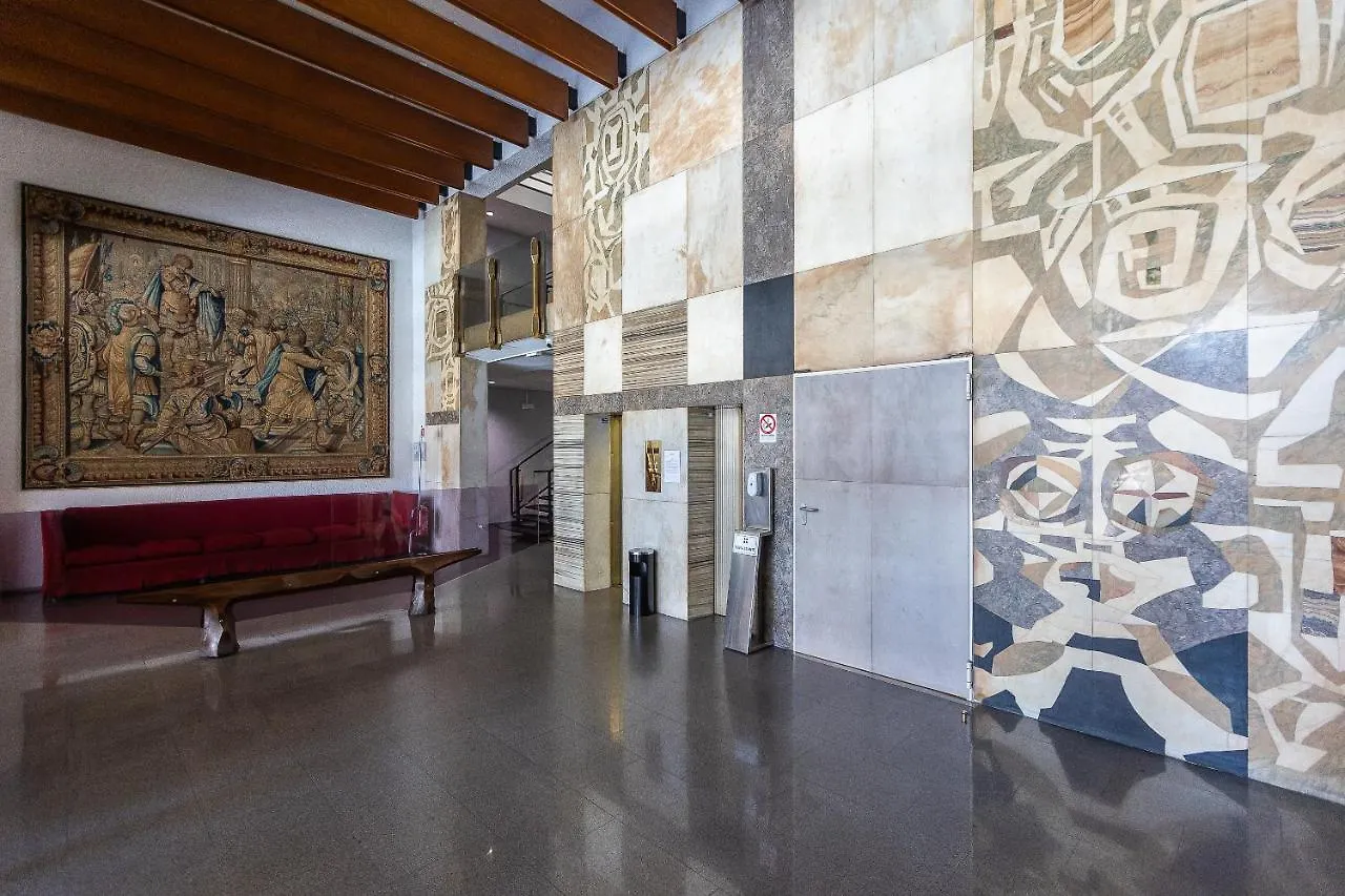 Amazing Via Parigi Apartment Rome