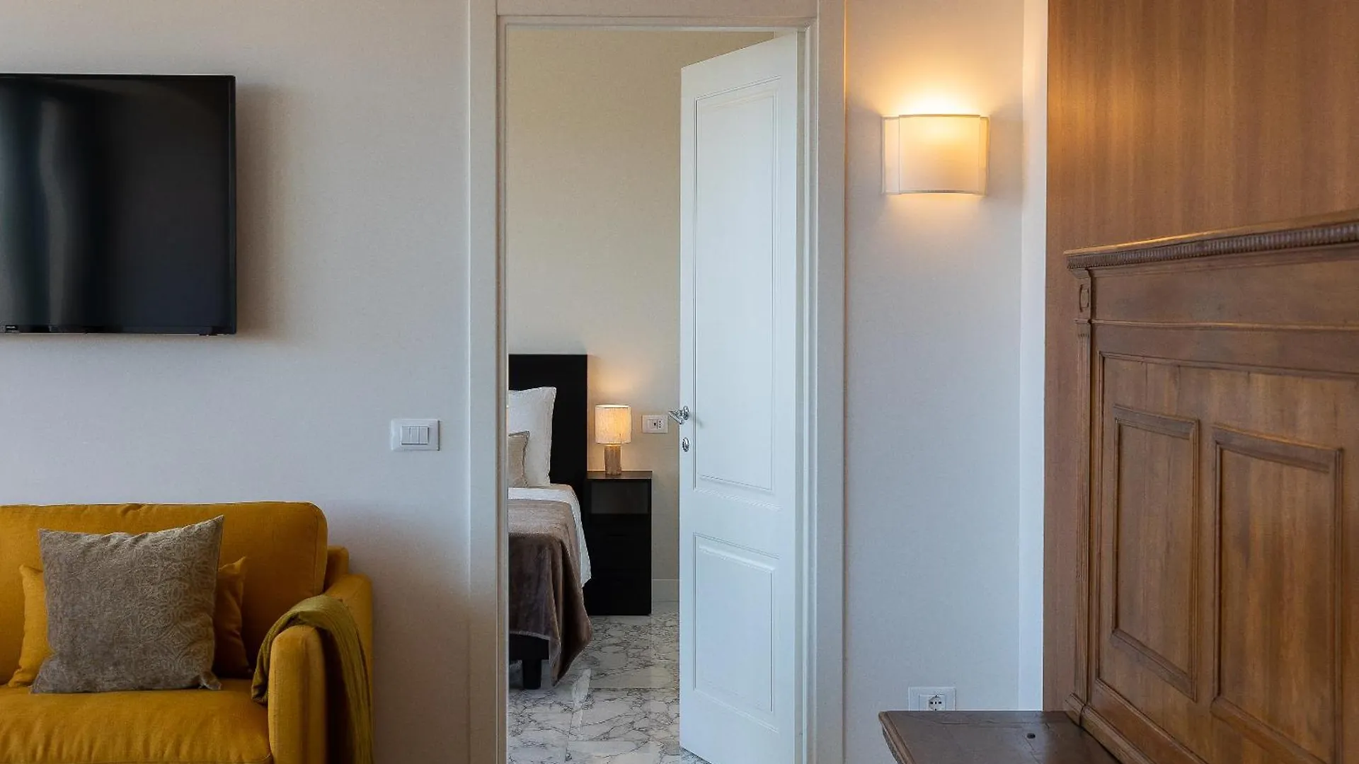 Amazing Via Parigi Apartment Rome