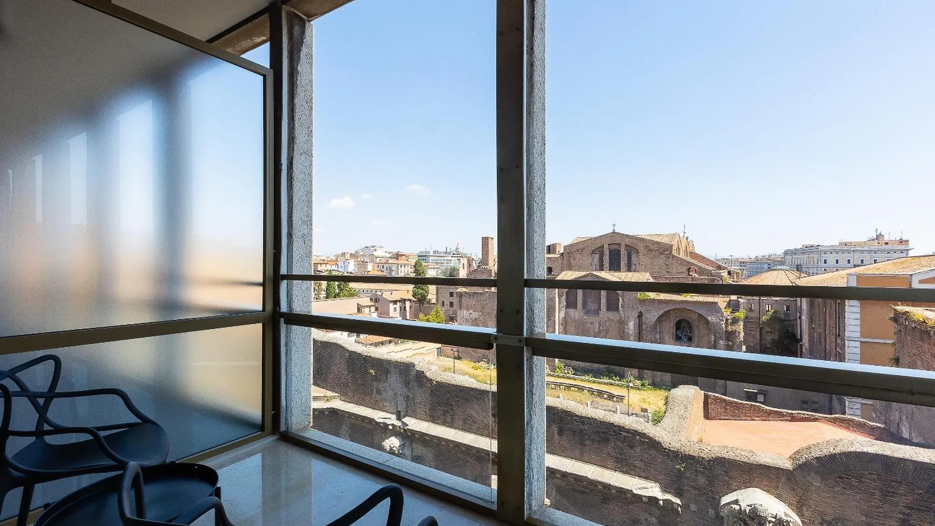 Amazing Via Parigi Apartment Rome