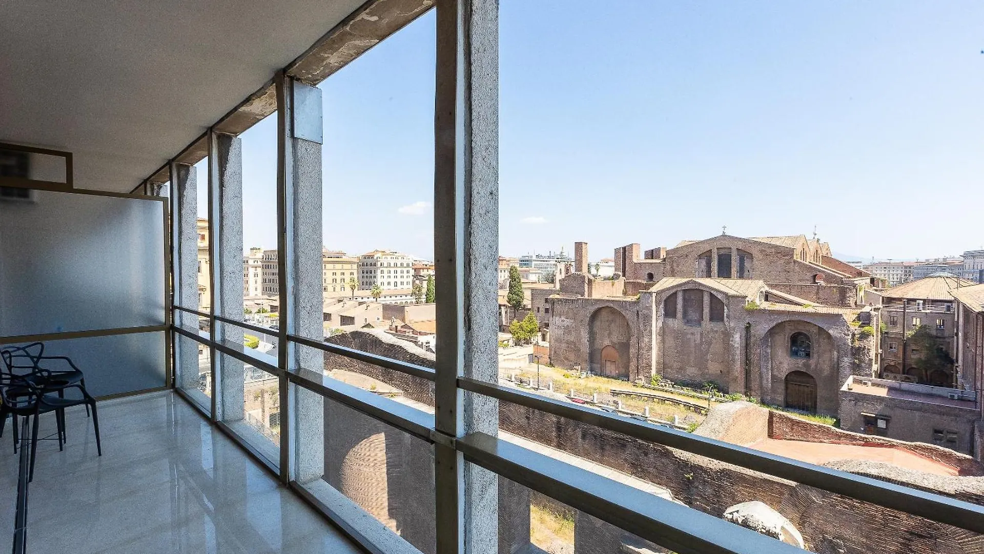 Amazing Via Parigi Apartment Rome